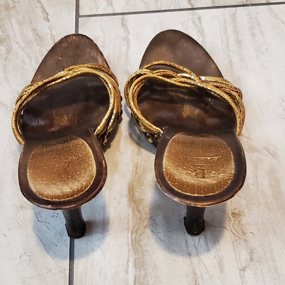 Bakers gold strappy distressed heels size 8 90s Y2K - Picture 3 of 6